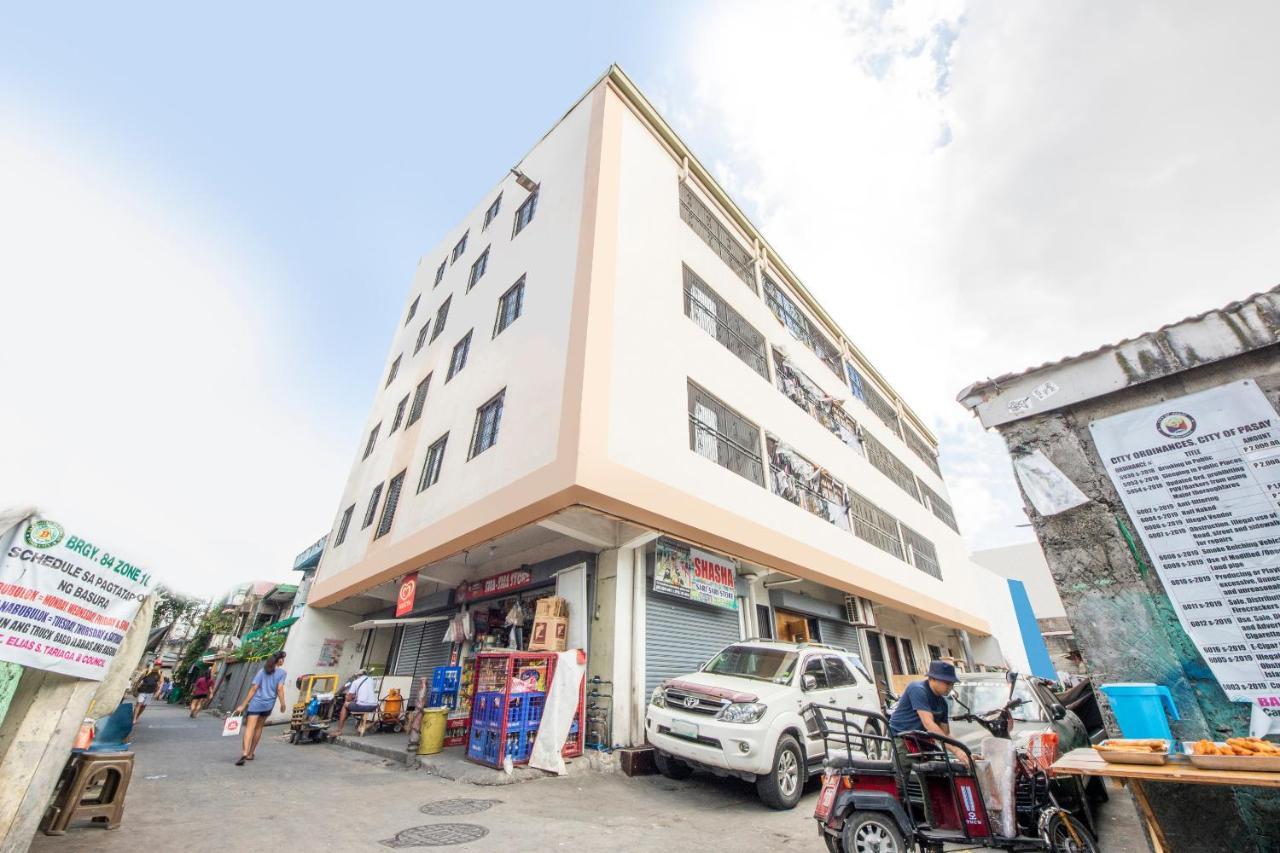 Oyo 578 Red Velvet Suites Manila Exterior photo